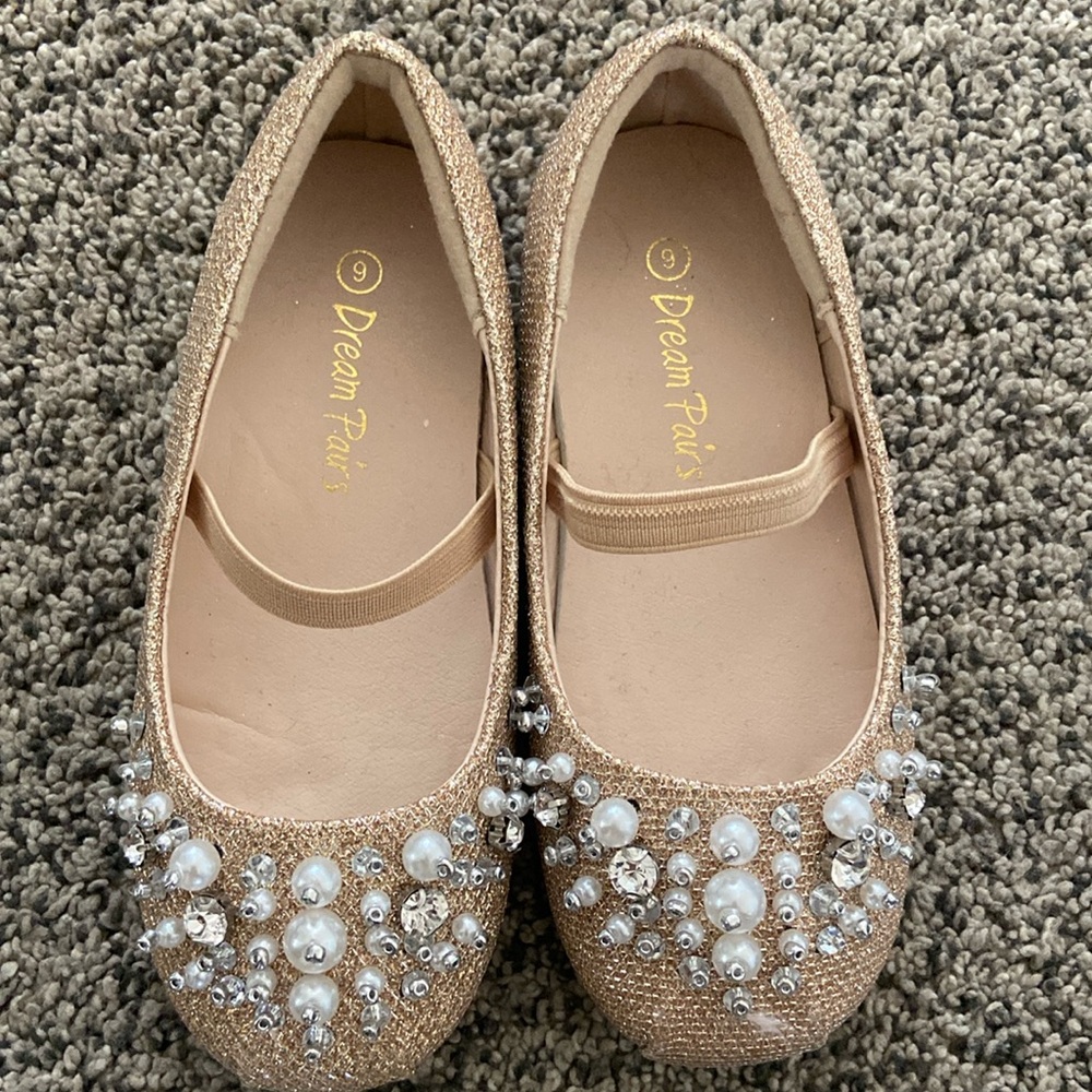 Beautiful girls dress shoes size 9